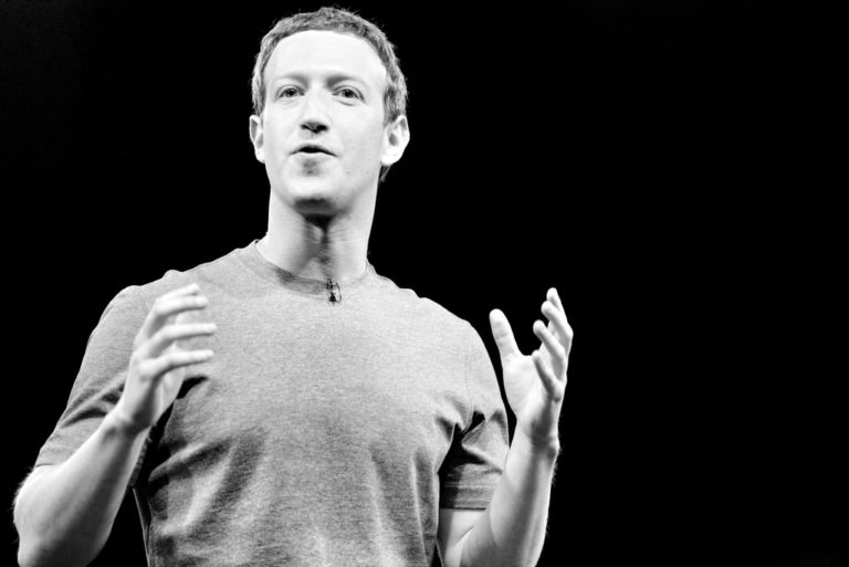 Facebook bojuje s dezinformacemi. Uživatelům nabízí ještě víc informací Facebook bojuje s dezinformacemi. Uživatelům nabízí ještě víc informací