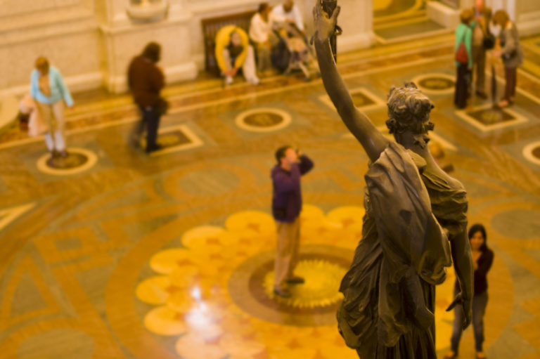 United_States_Library_of_Congress_building_statue