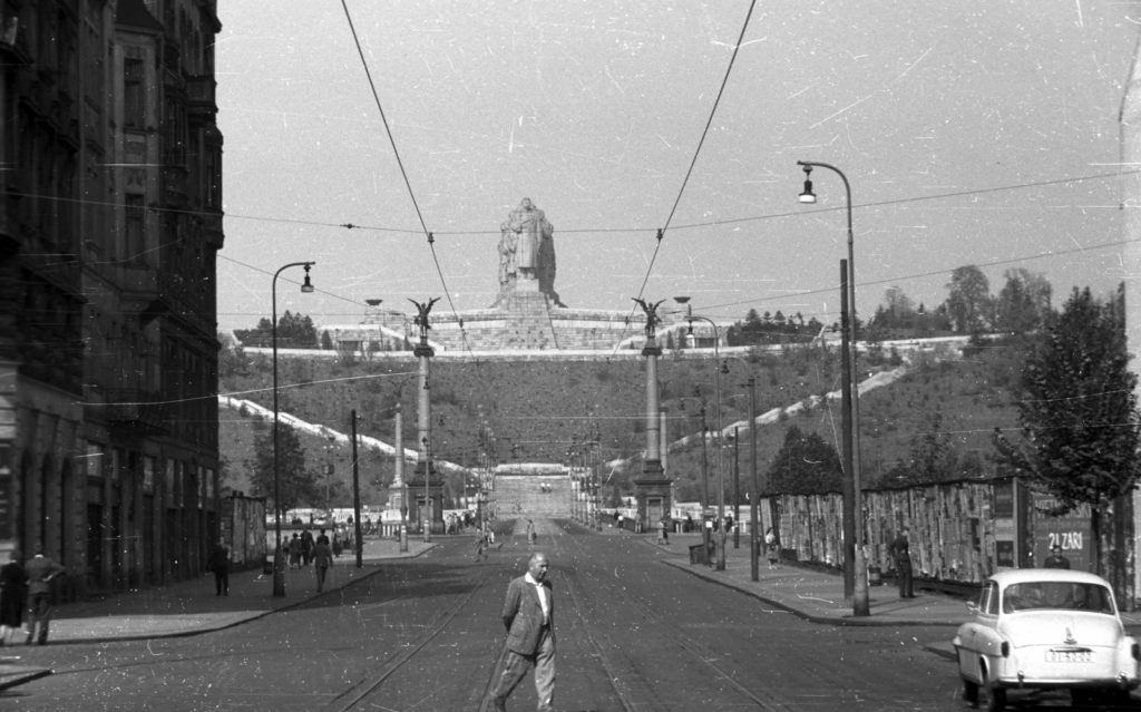 socha stalina čechův most