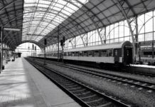 Česká a slovenská železniční doprava: porovnání a příležitosti z pohledu CI